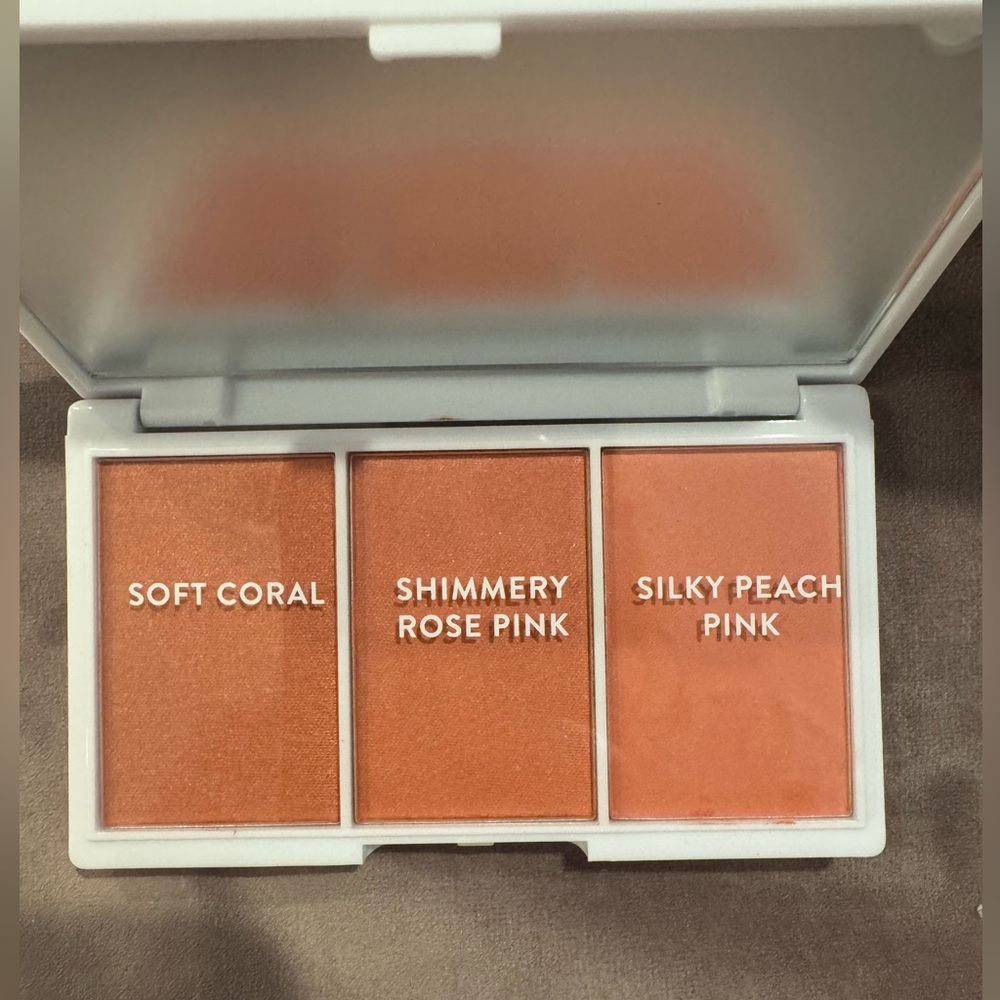 Kaleido cosmetics blush palette